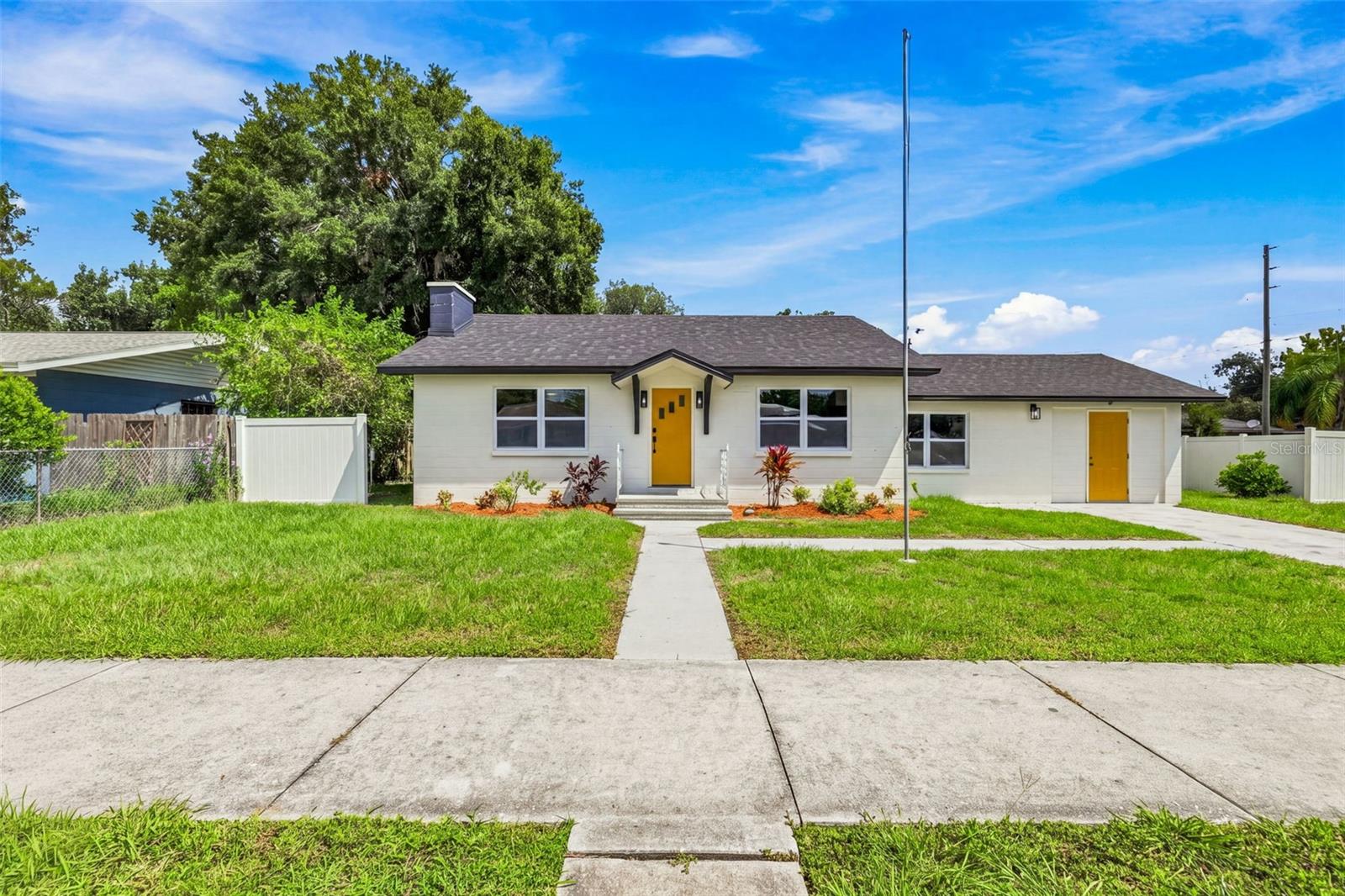 Single Family Residence in ZEPHYRHILLS, FL - Daniel Dourado