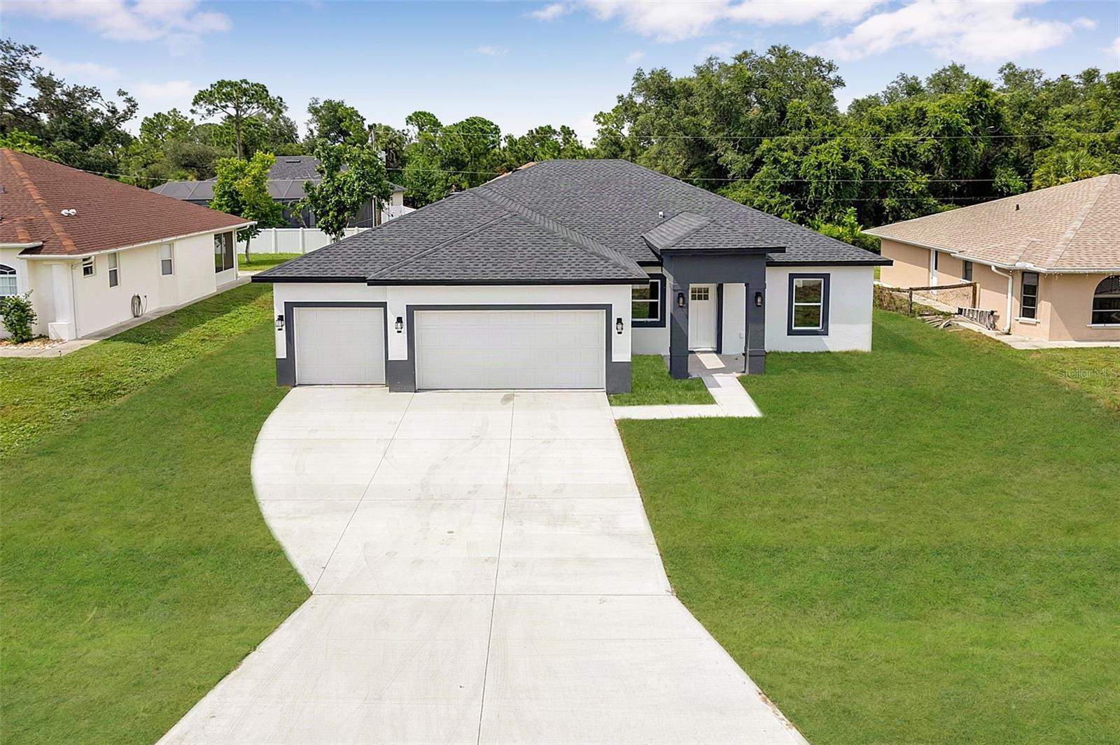 Single Family Residence in NORTH PORT, FL - Daniel Dourado