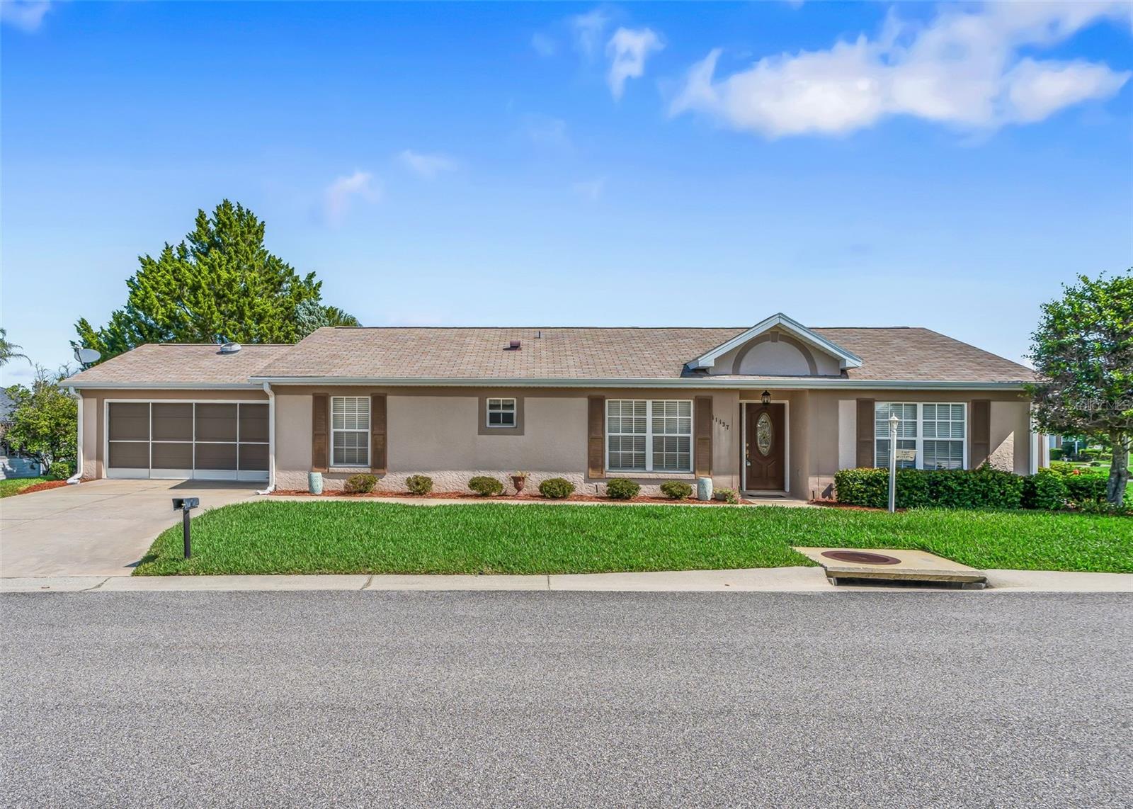 Single Family Residence in SUMMERFIELD, FL - Daniel Dourado