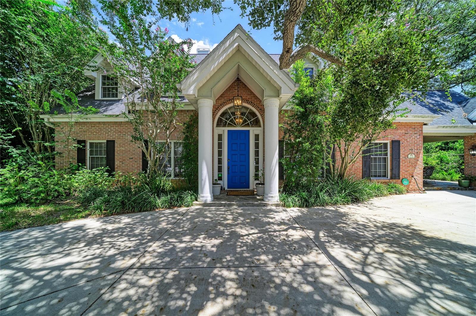 Single Family Residence in BRADENTON, FL - Daniel Dourado
