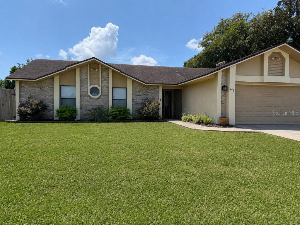 Single Family Residence in DELTONA, FL - Daniel Dourado