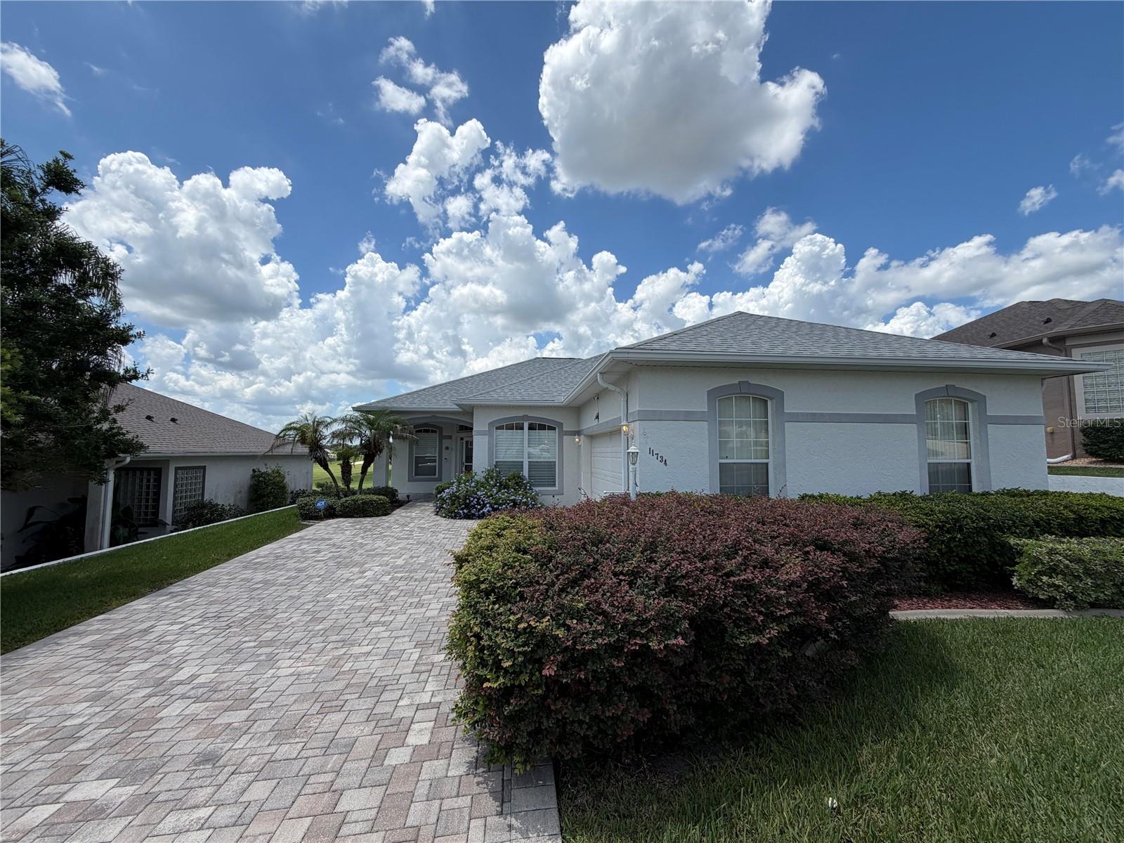Single Family Residence in SUMMERFIELD, FL - Daniel Dourado