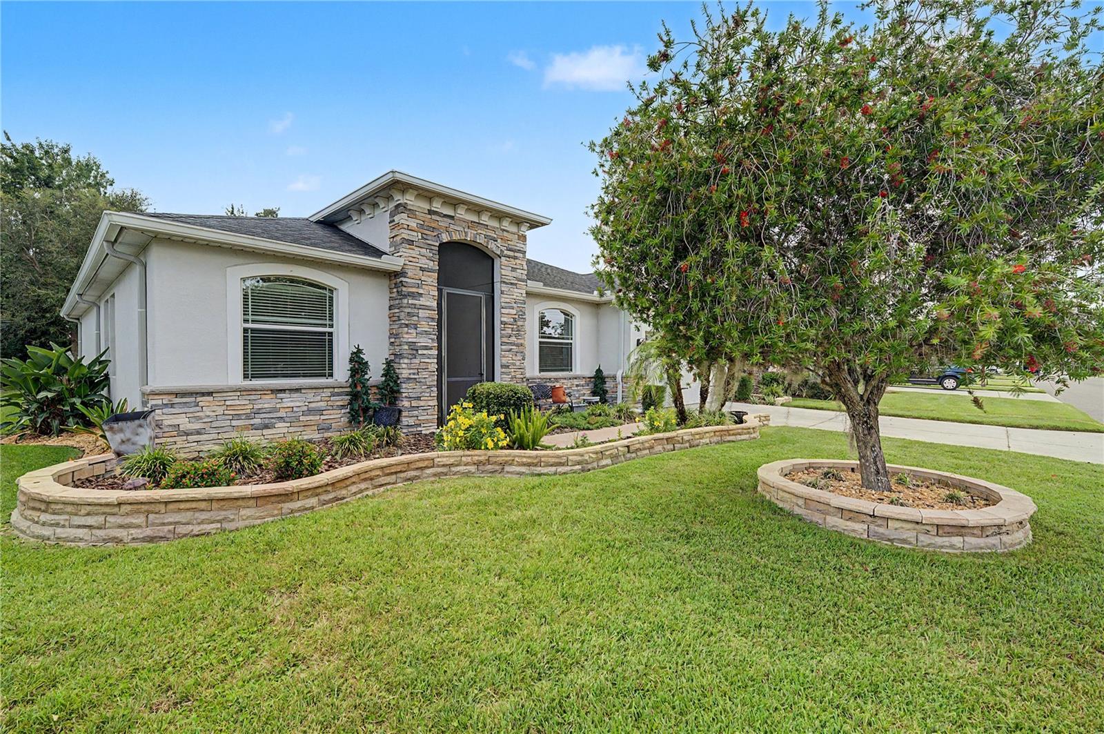 Single Family Residence in SAN ANTONIO, FL - Daniel Dourado