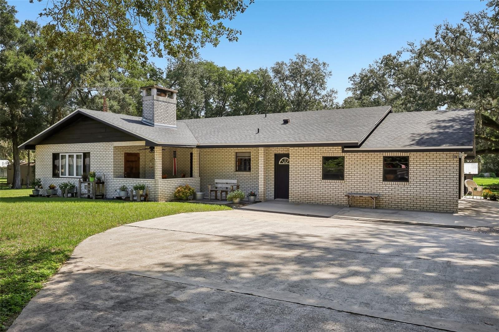 Single Family Residence in BUSHNELL, FL - Daniel Dourado