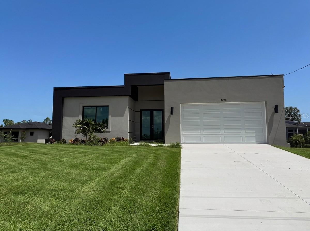 Single Family Residence in CAPE CORAL, FL - Daniel Dourado