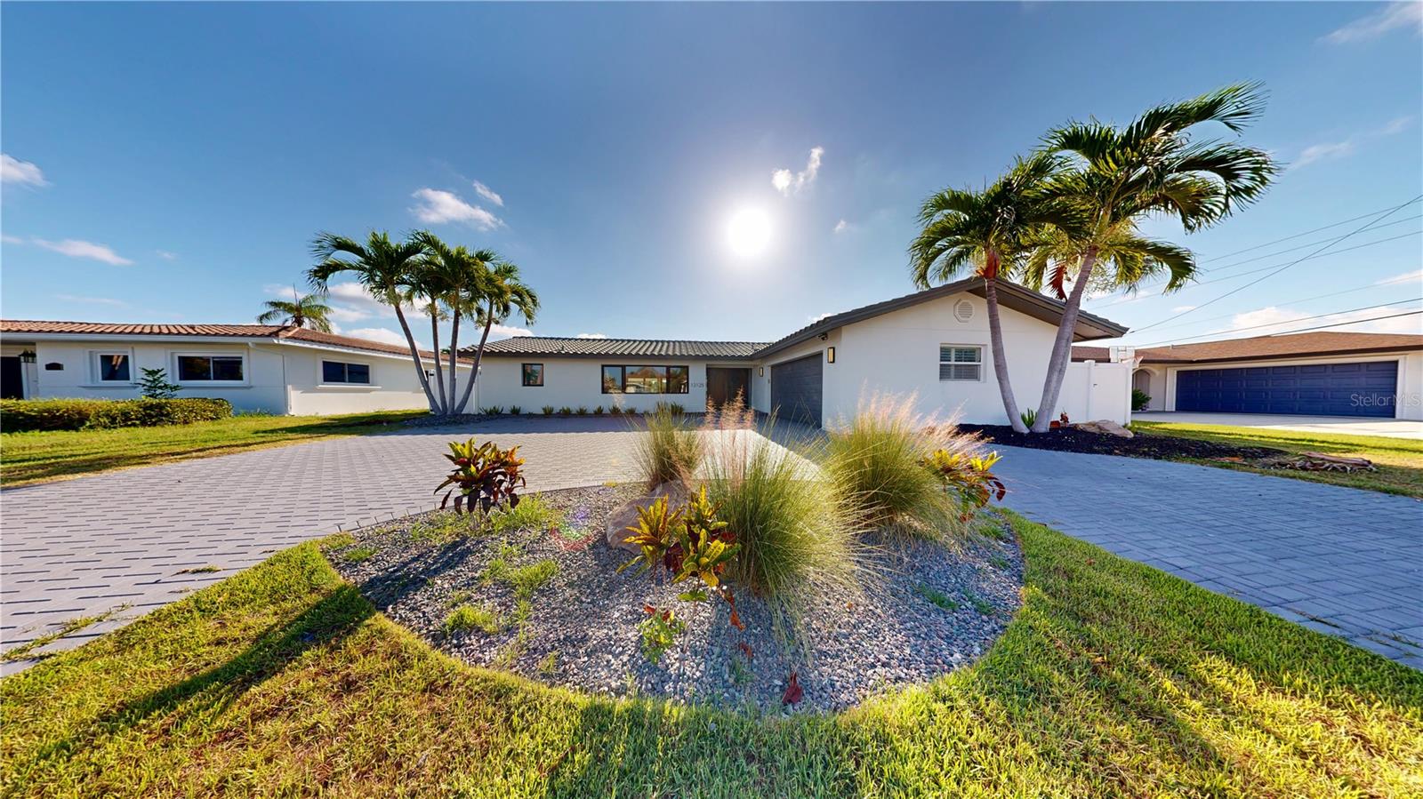 Single Family Residence in TREASURE ISLAND, FL - Daniel Dourado
