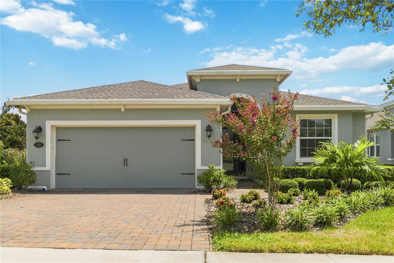 Single Family Residence in DELAND, FL - Daniel Dourado