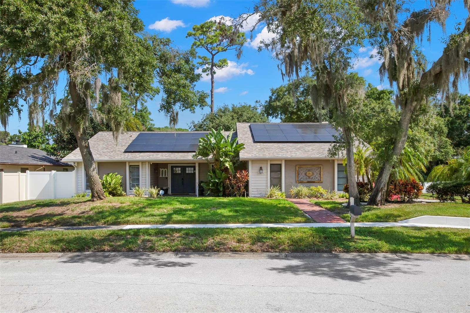 Single Family Residence em PALM HARBOR, FL - Daniel Dourado