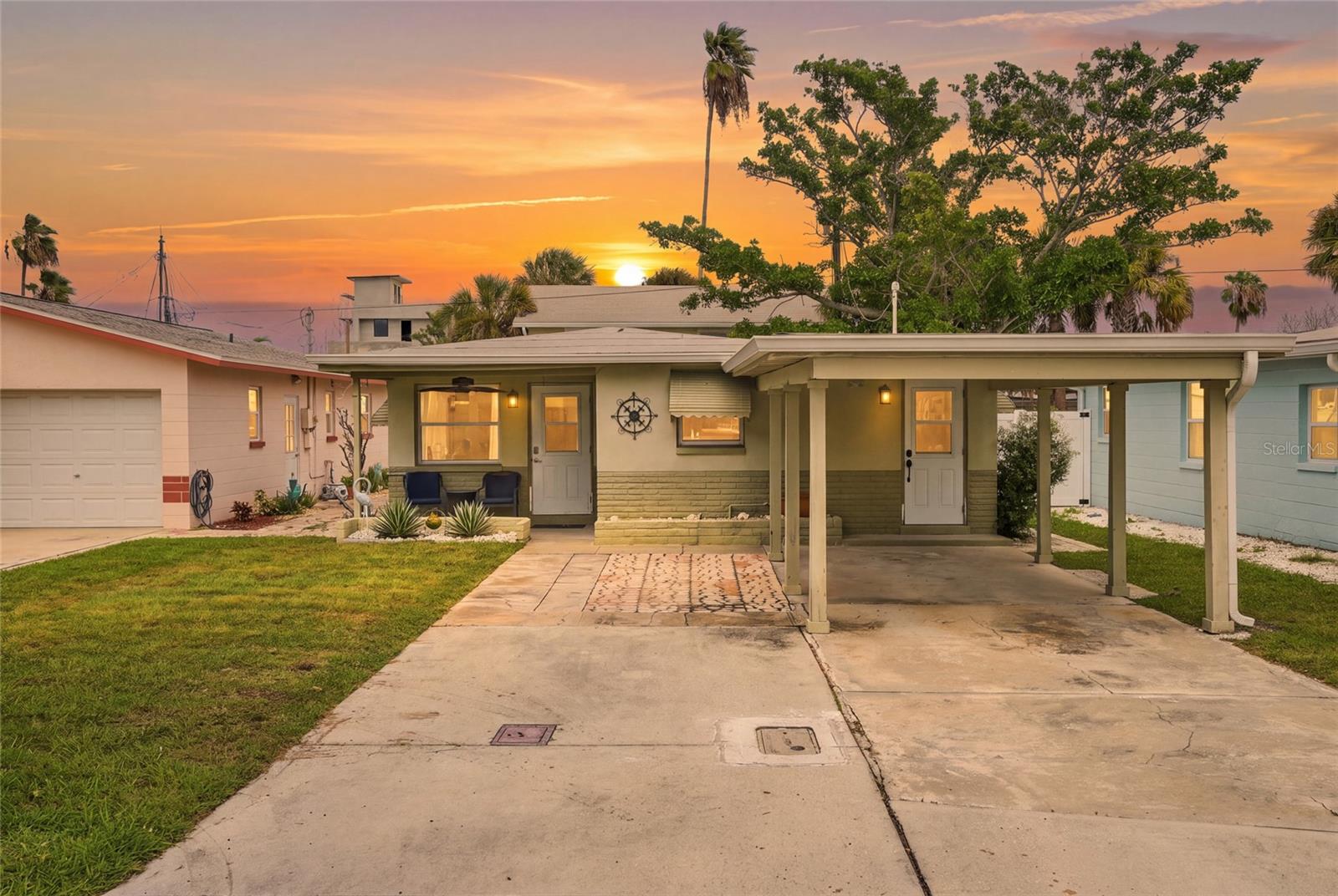 Single Family Residence em MADEIRA BEACH, FL - Daniel Dourado