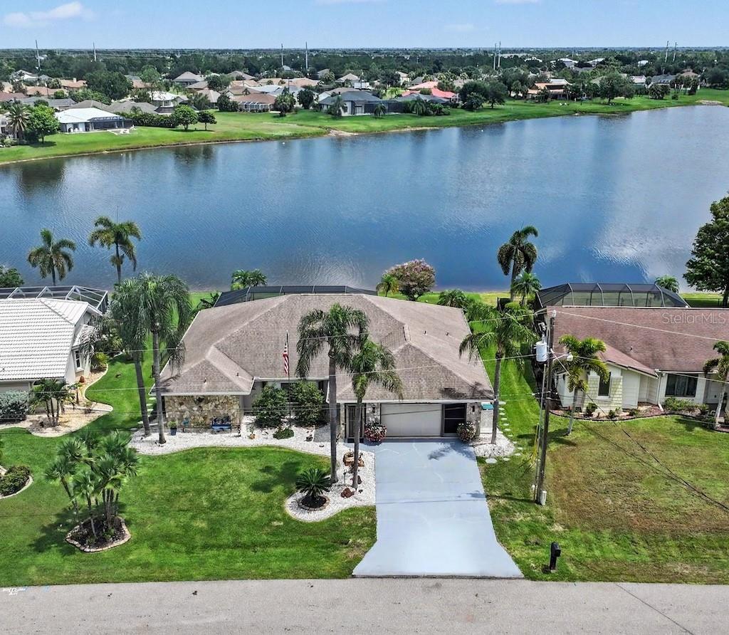 Single Family Residence in PUNTA GORDA, FL - Daniel Dourado