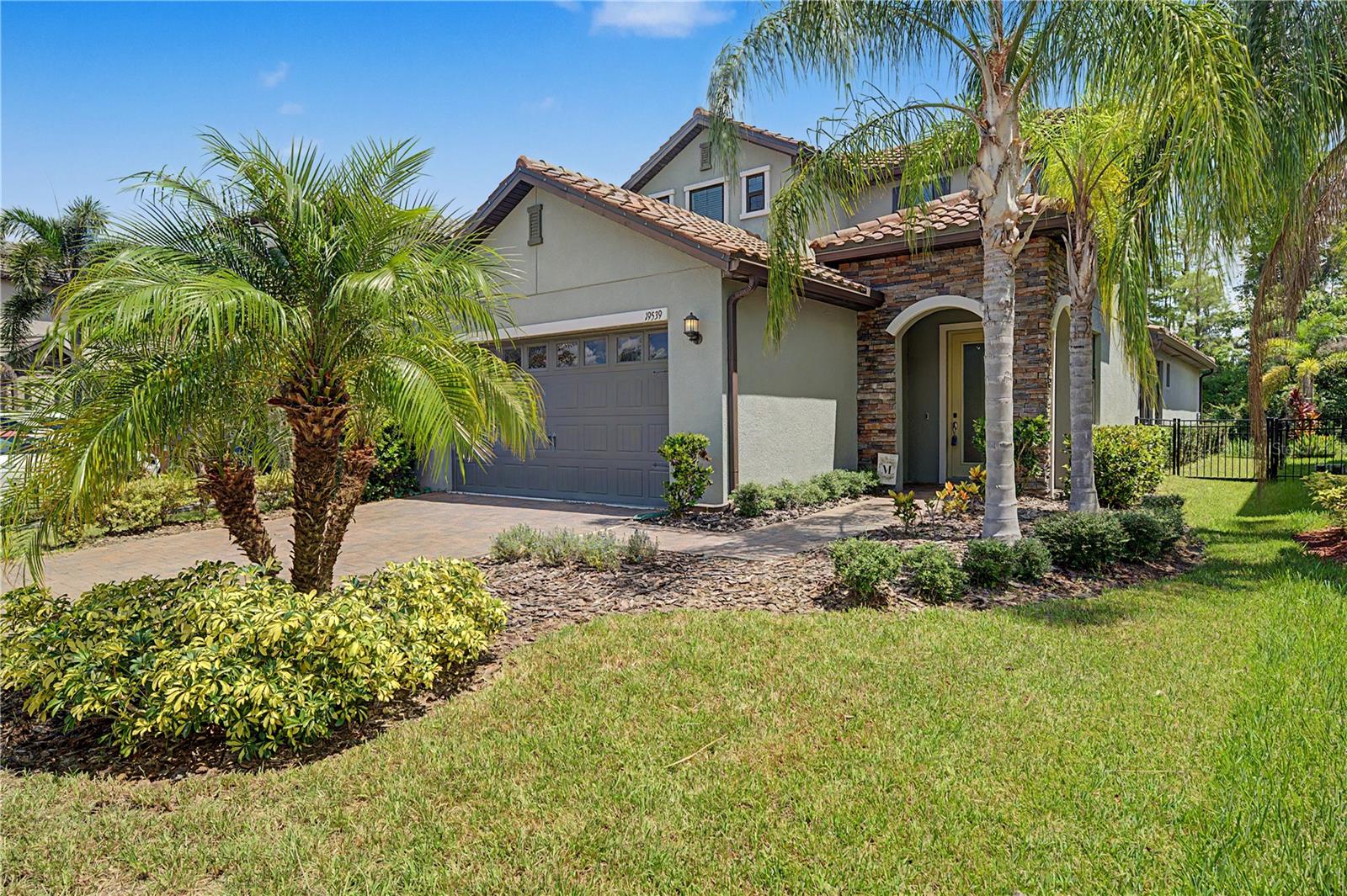 Single Family Residence em LUTZ, FL - Daniel Dourado