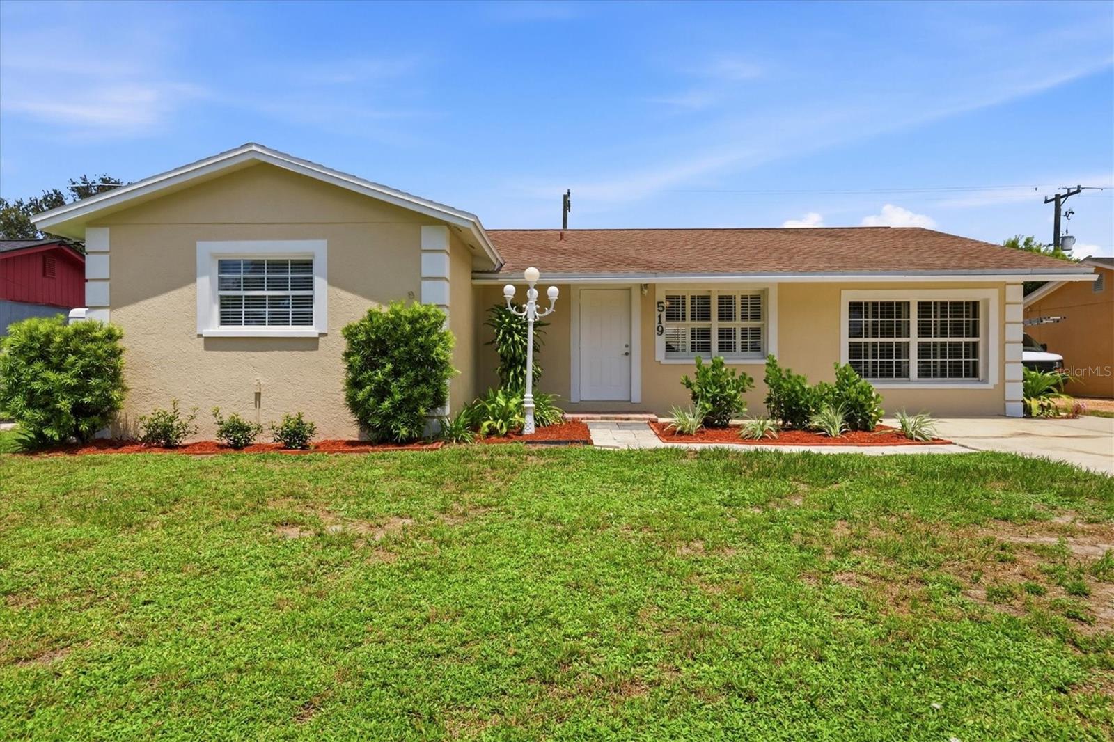 Single Family Residence in BRADENTON, FL - Daniel Dourado