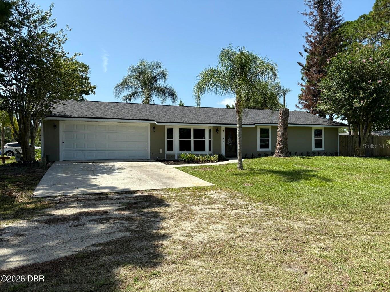 Single Family Residence in EDGEWATER, FL - Daniel Dourado