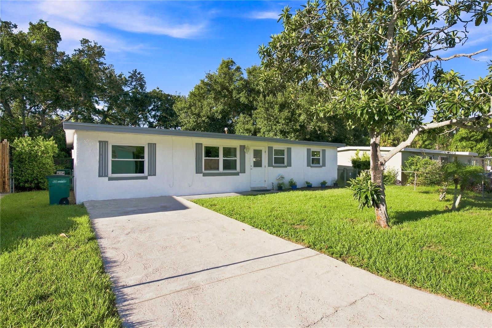 Single Family Residence in SAFETY HARBOR, FL - Daniel Dourado