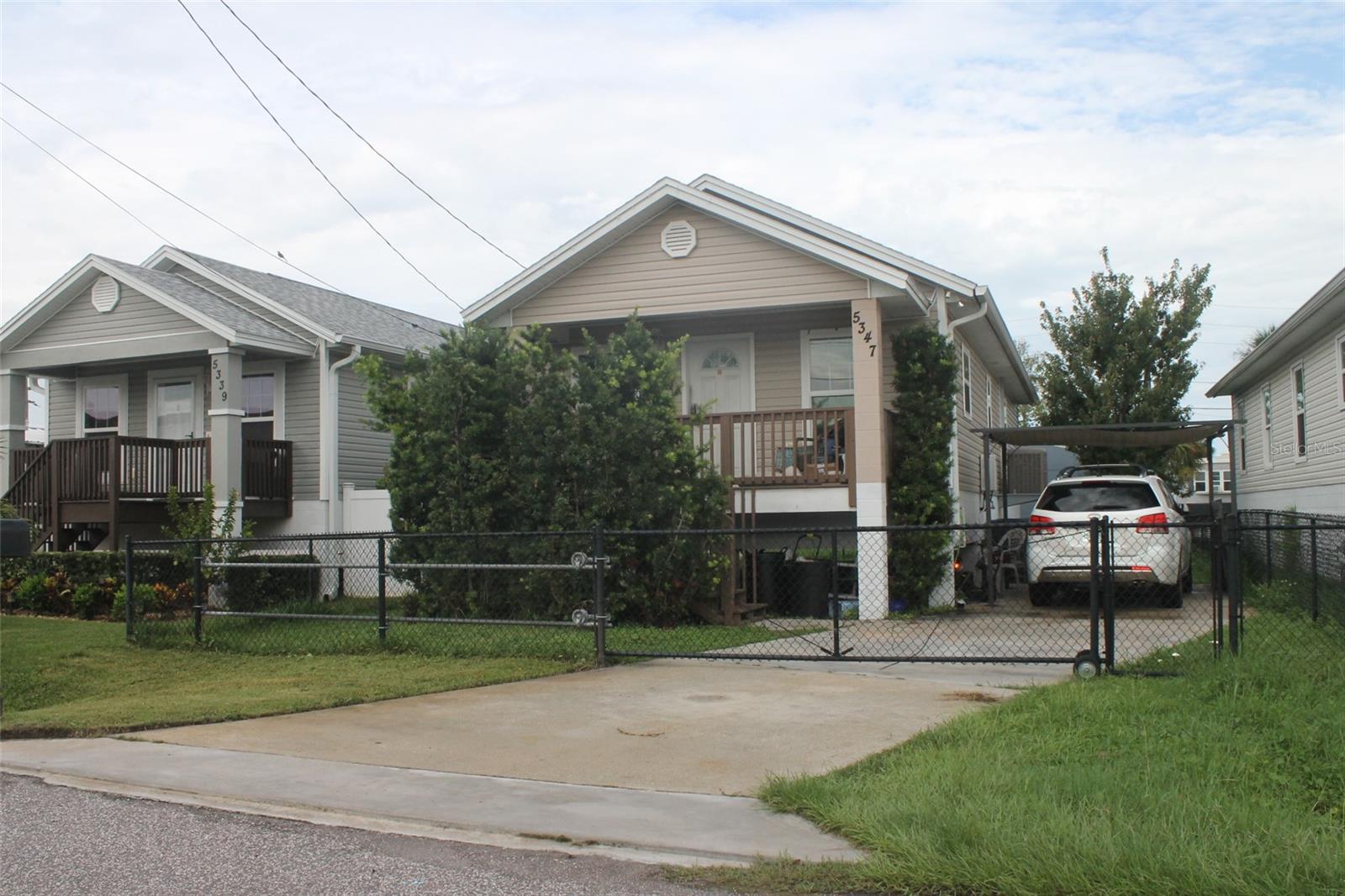 Single Family Residence em NEW PORT RICHEY, FL - Daniel Dourado