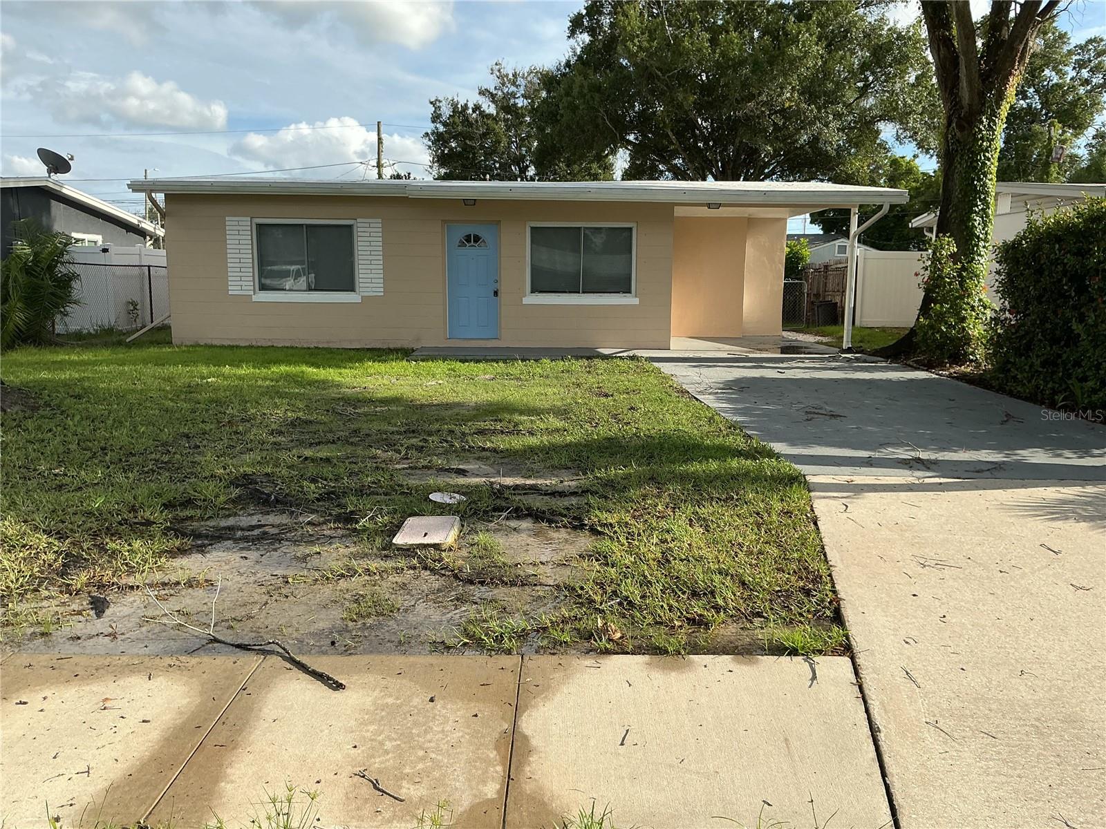 Single Family Residence in PINELLAS PARK, FL - Daniel Dourado