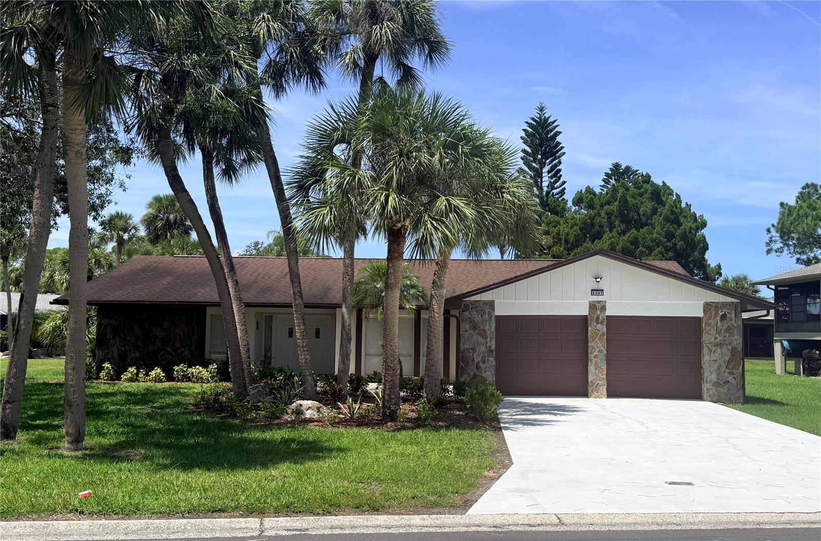 Single Family Residence em NEW PORT RICHEY, FL - Daniel Dourado