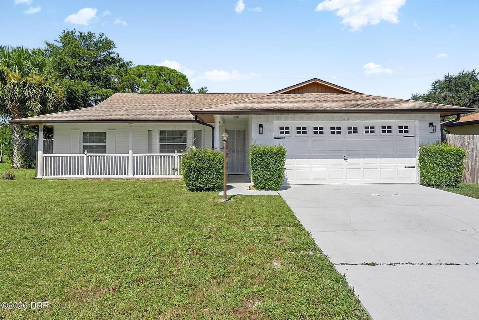 Single Family Residence in DELTONA, FL - Daniel Dourado