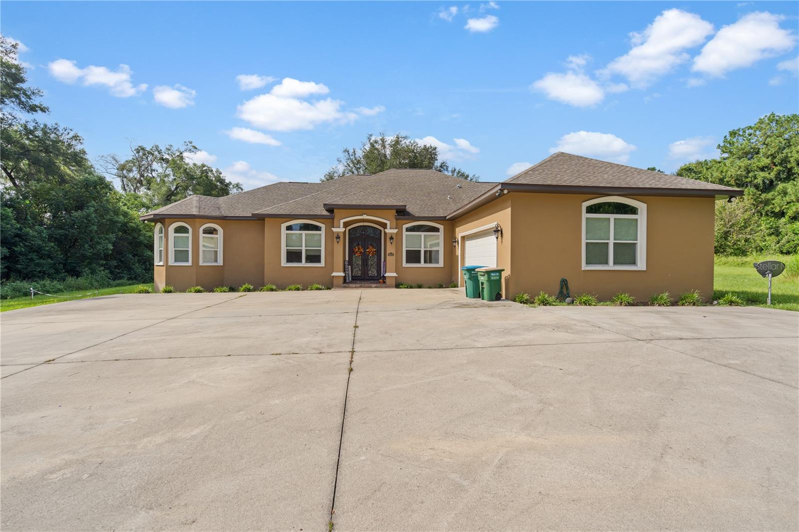 Single Family Residence in ARCHER, FL - Daniel Dourado