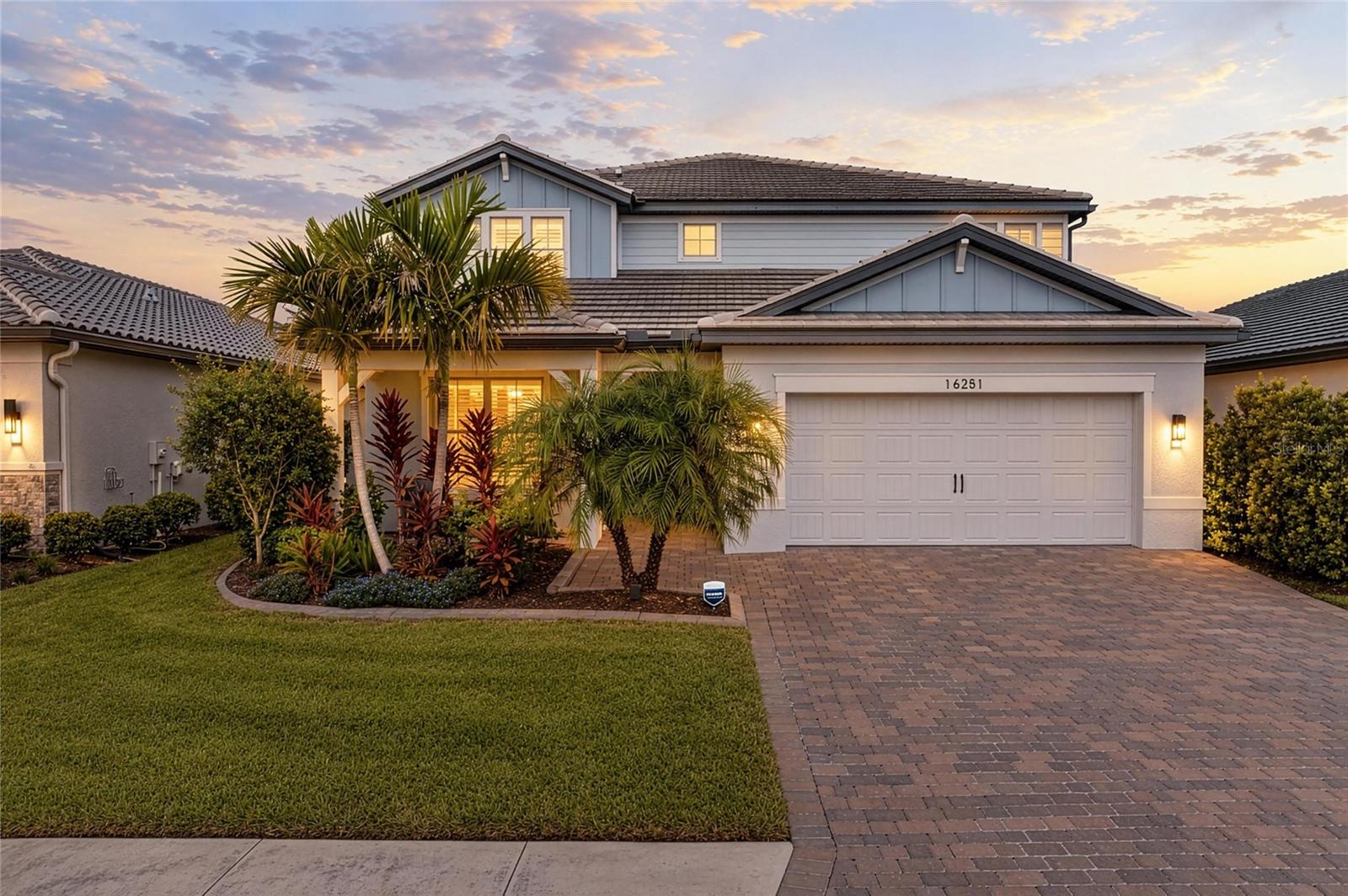 Single Family Residence in BRADENTON, FL - Daniel Dourado