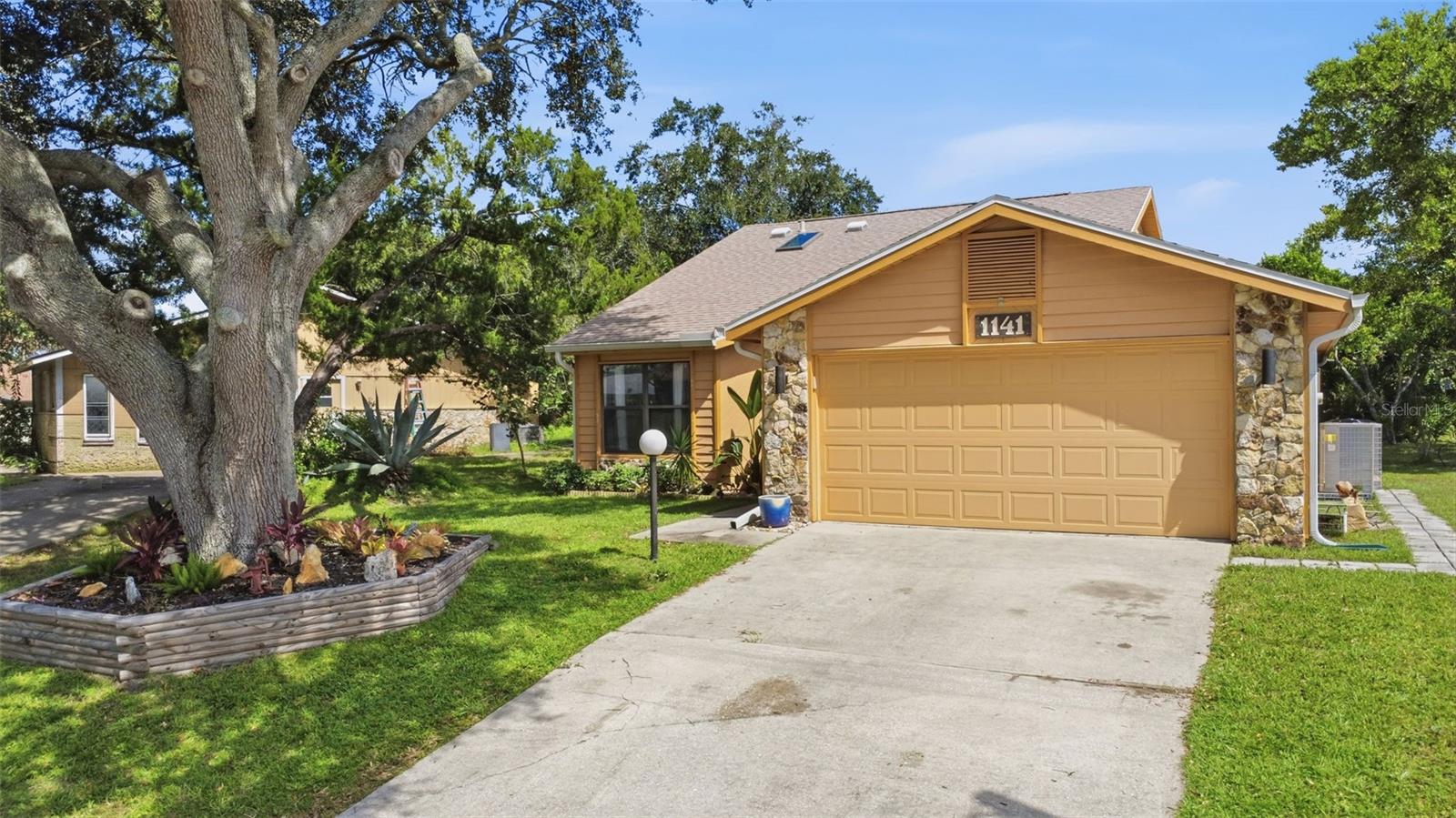Single Family Residence em PORT ORANGE, FL - Daniel Dourado
