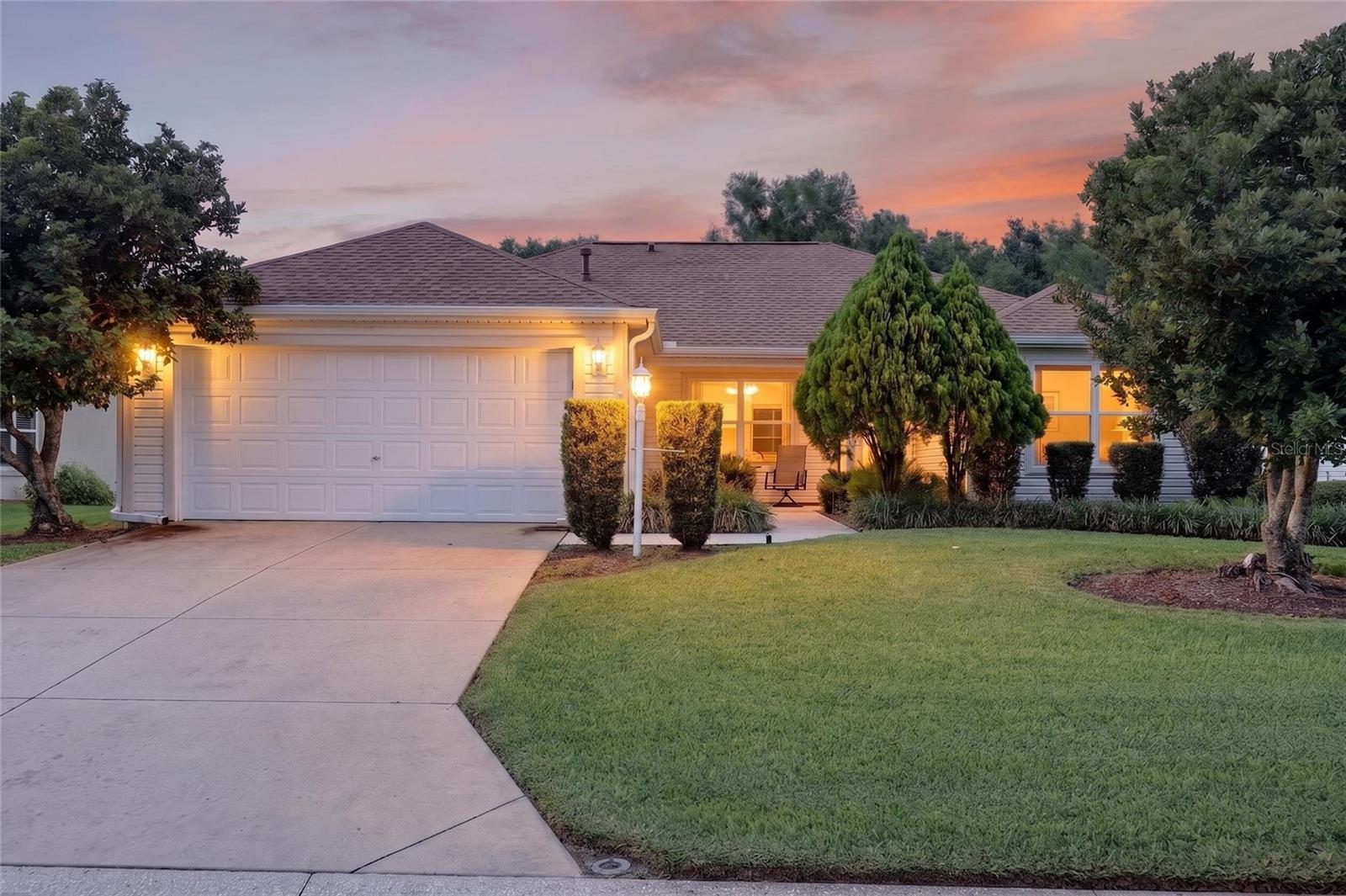 Single Family Residence em LADY LAKE, FL - Daniel Dourado