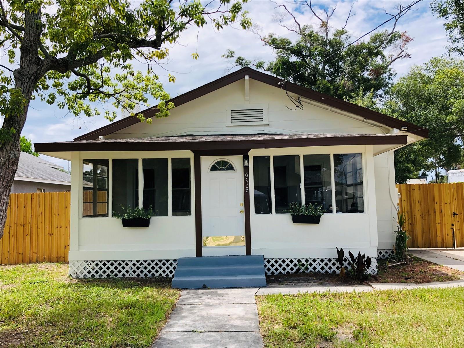 Single Family Residence em CLEARWATER, FL - Daniel Dourado