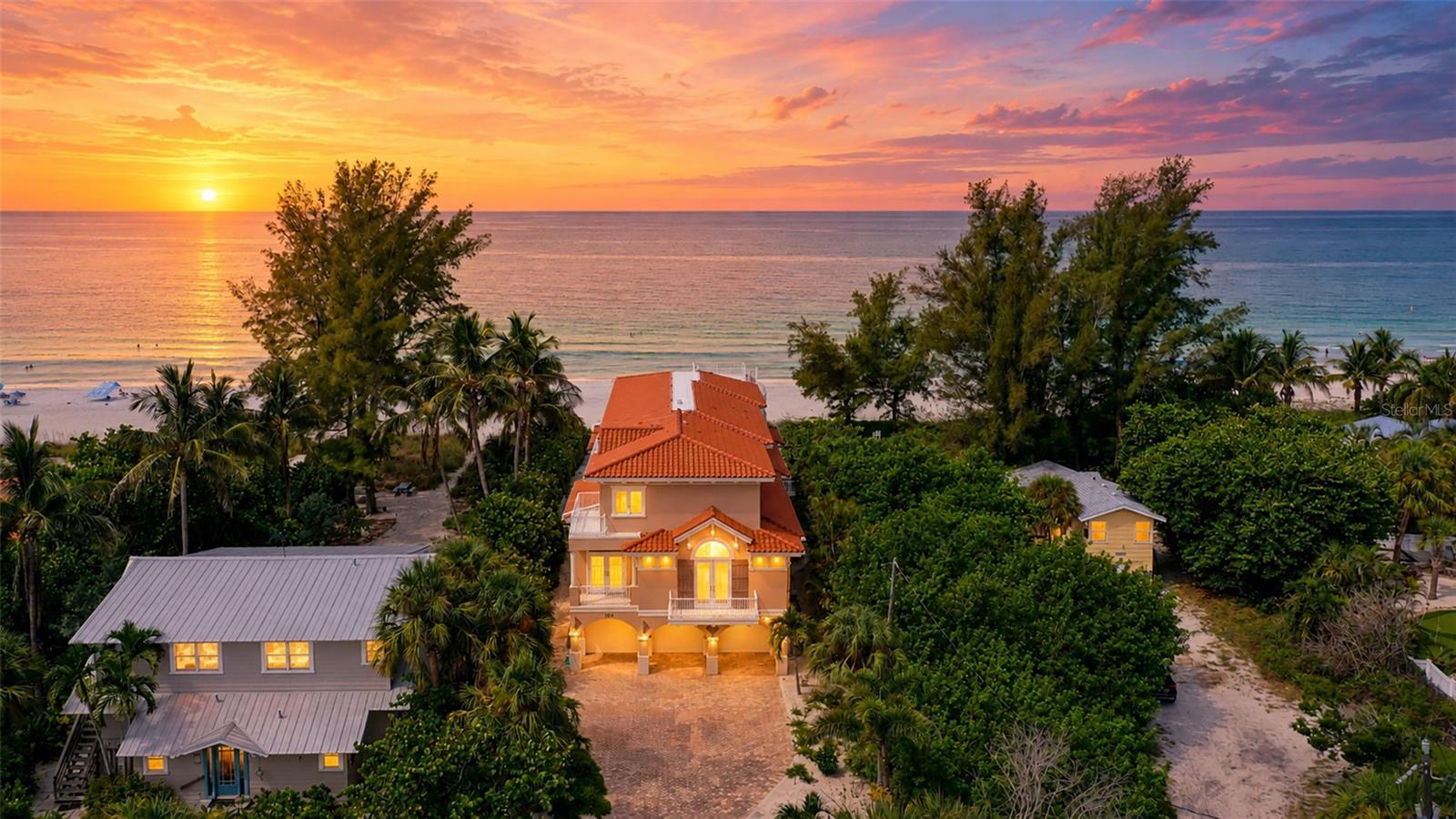 Condominium in BRADENTON BEACH, FL - Daniel Dourado