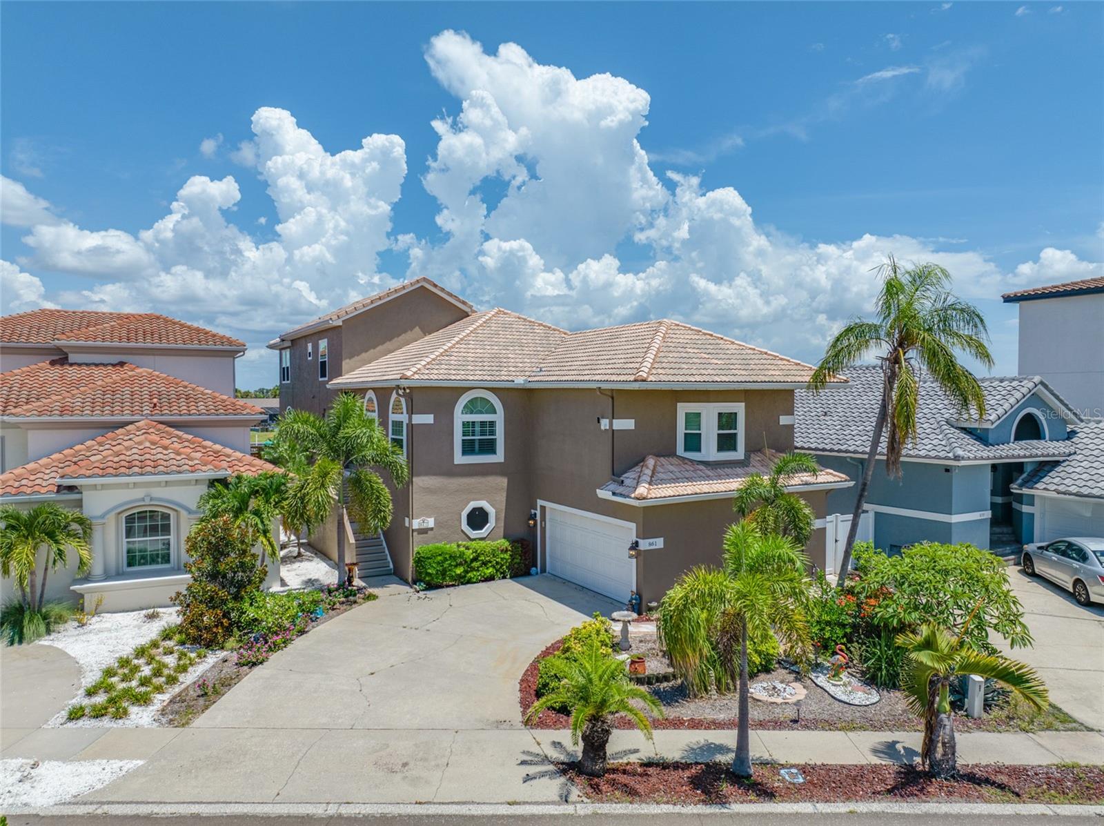 Single Family Residence in APOLLO BEACH, FL - Daniel Dourado