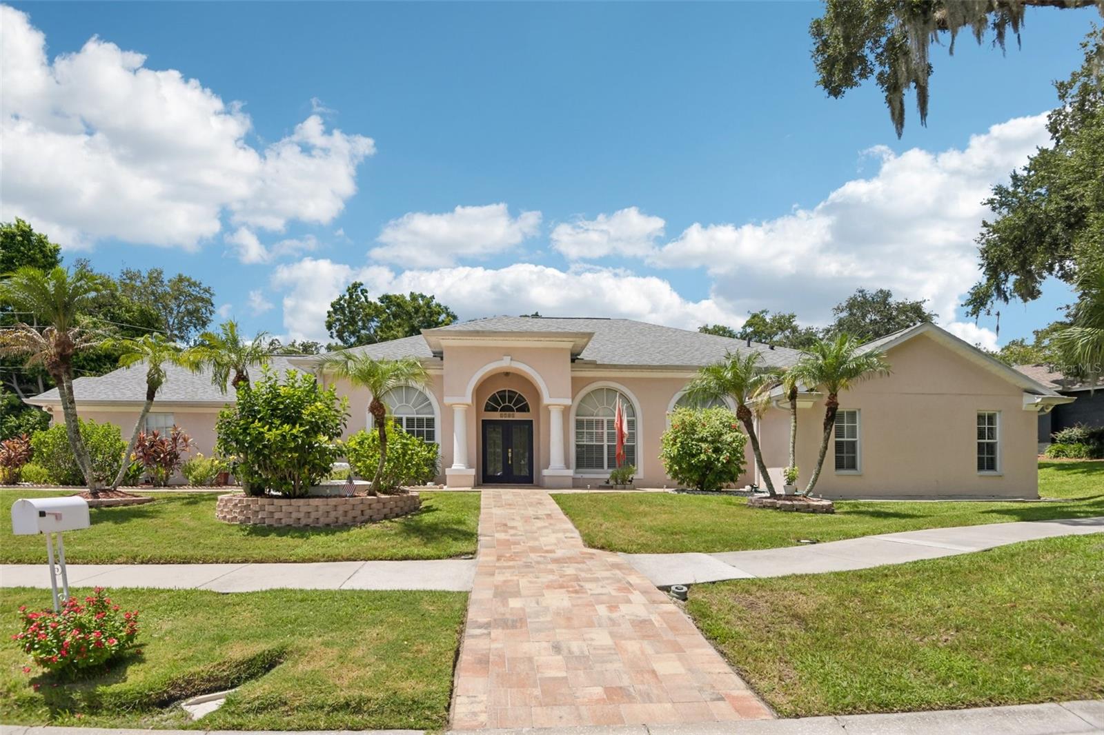 Single Family Residence in SAFETY HARBOR, FL - Daniel Dourado