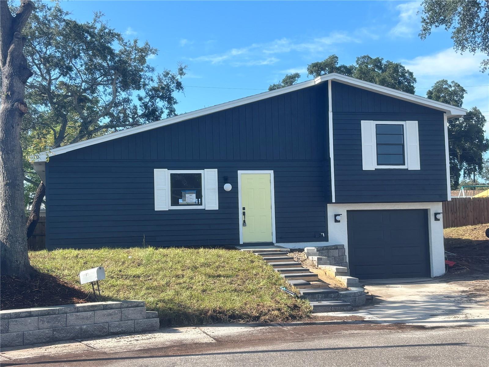 Single Family Residence em TARPON SPRINGS, FL - Daniel Dourado