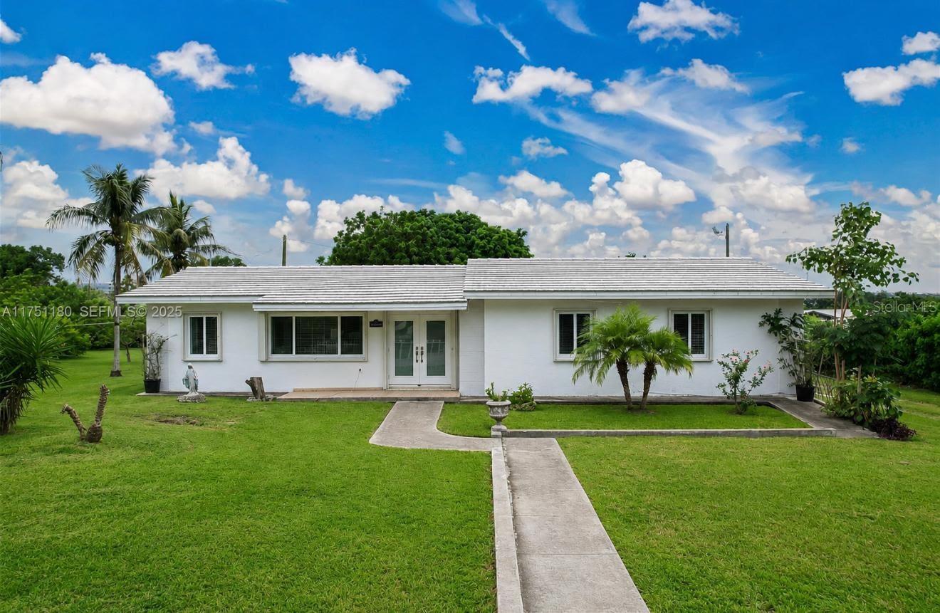 Single Family Residence em HOMESTEAD, FL - Daniel Dourado