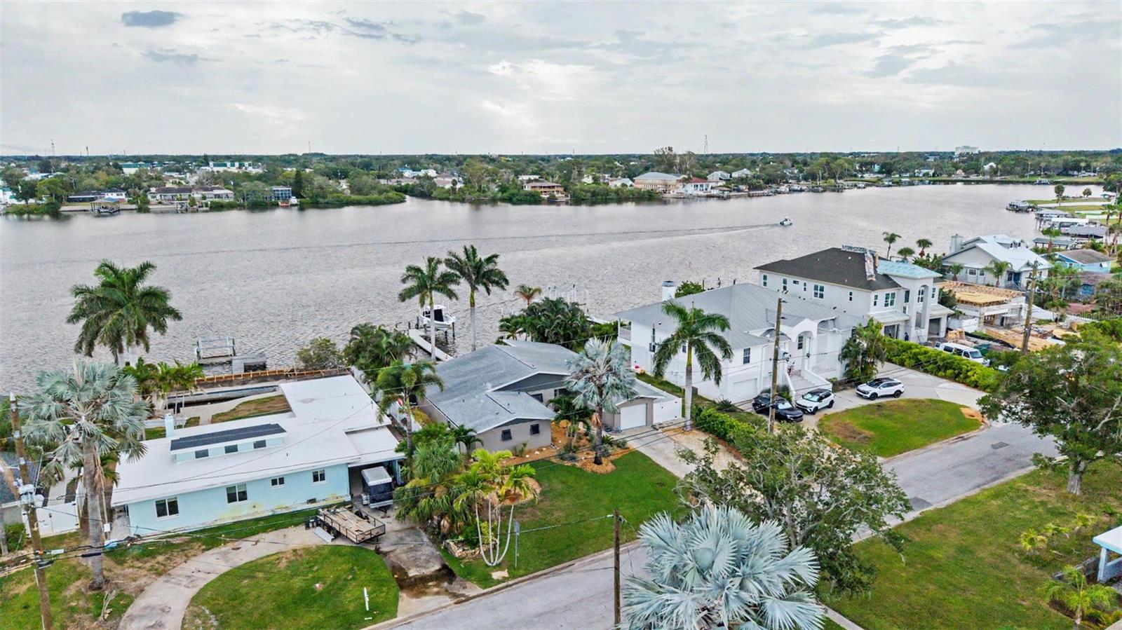 Single Family Residence em TARPON SPRINGS, FL - Daniel Dourado