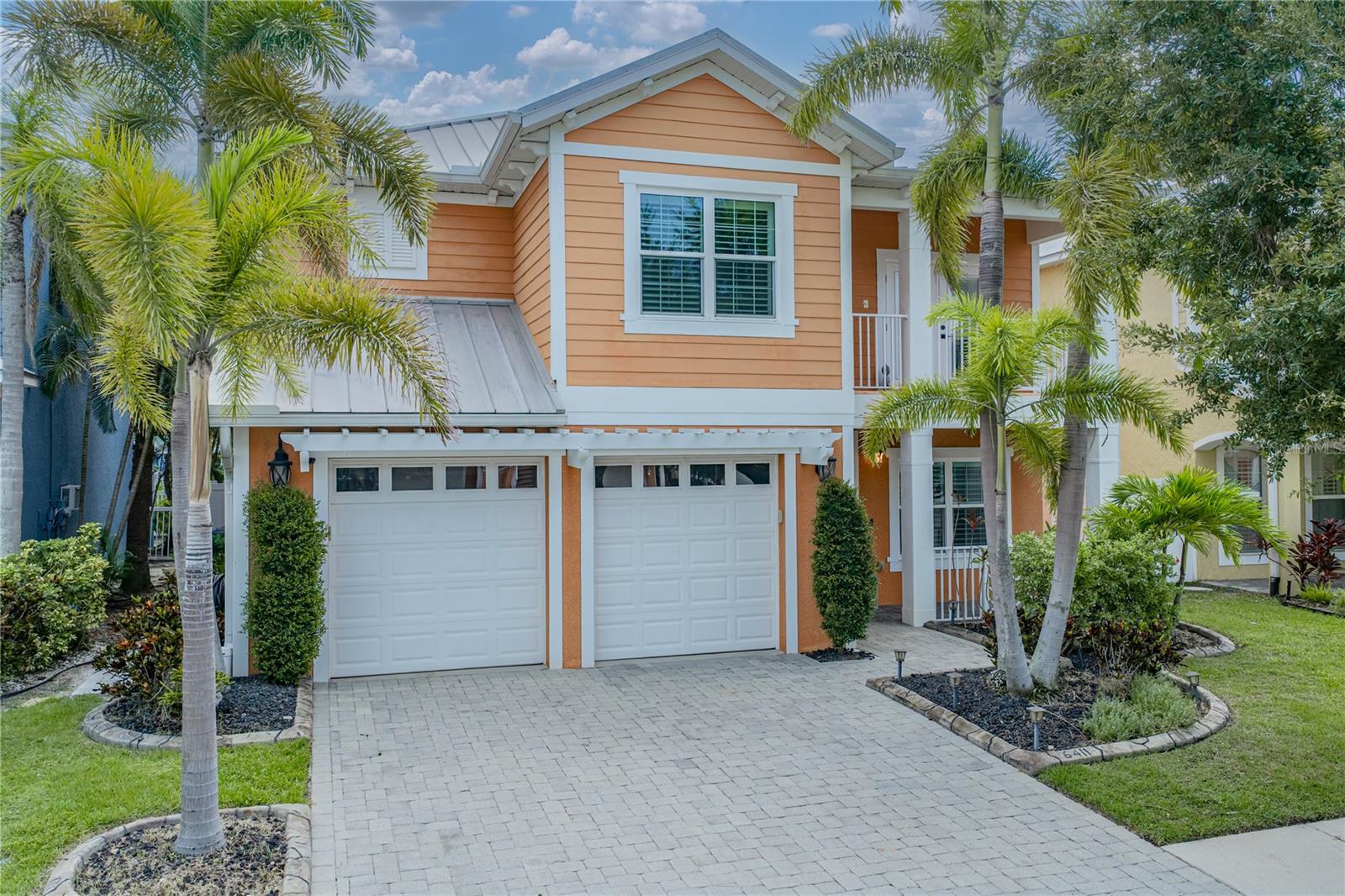 Single Family Residence in APOLLO BEACH, FL - Daniel Dourado