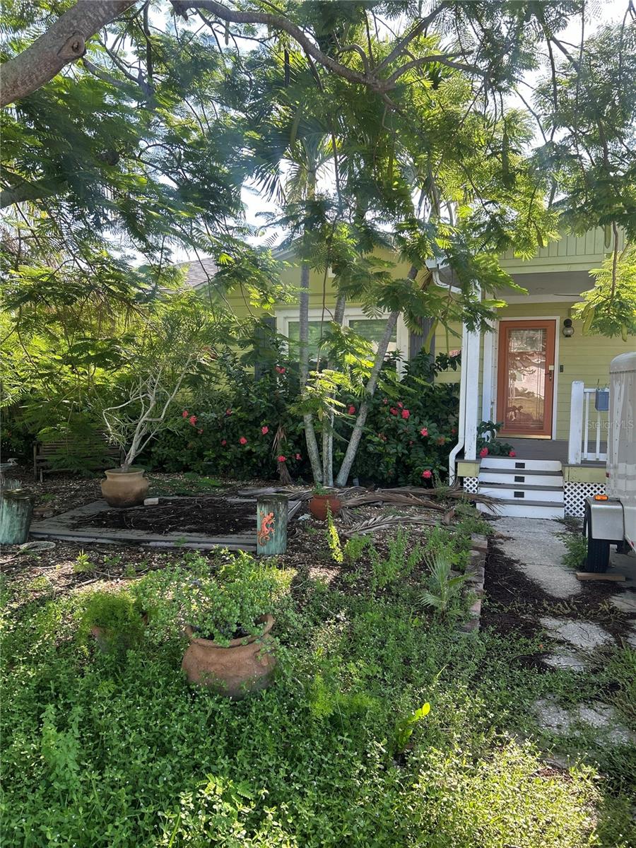 Single Family Residence em GULFPORT, FL - Daniel Dourado