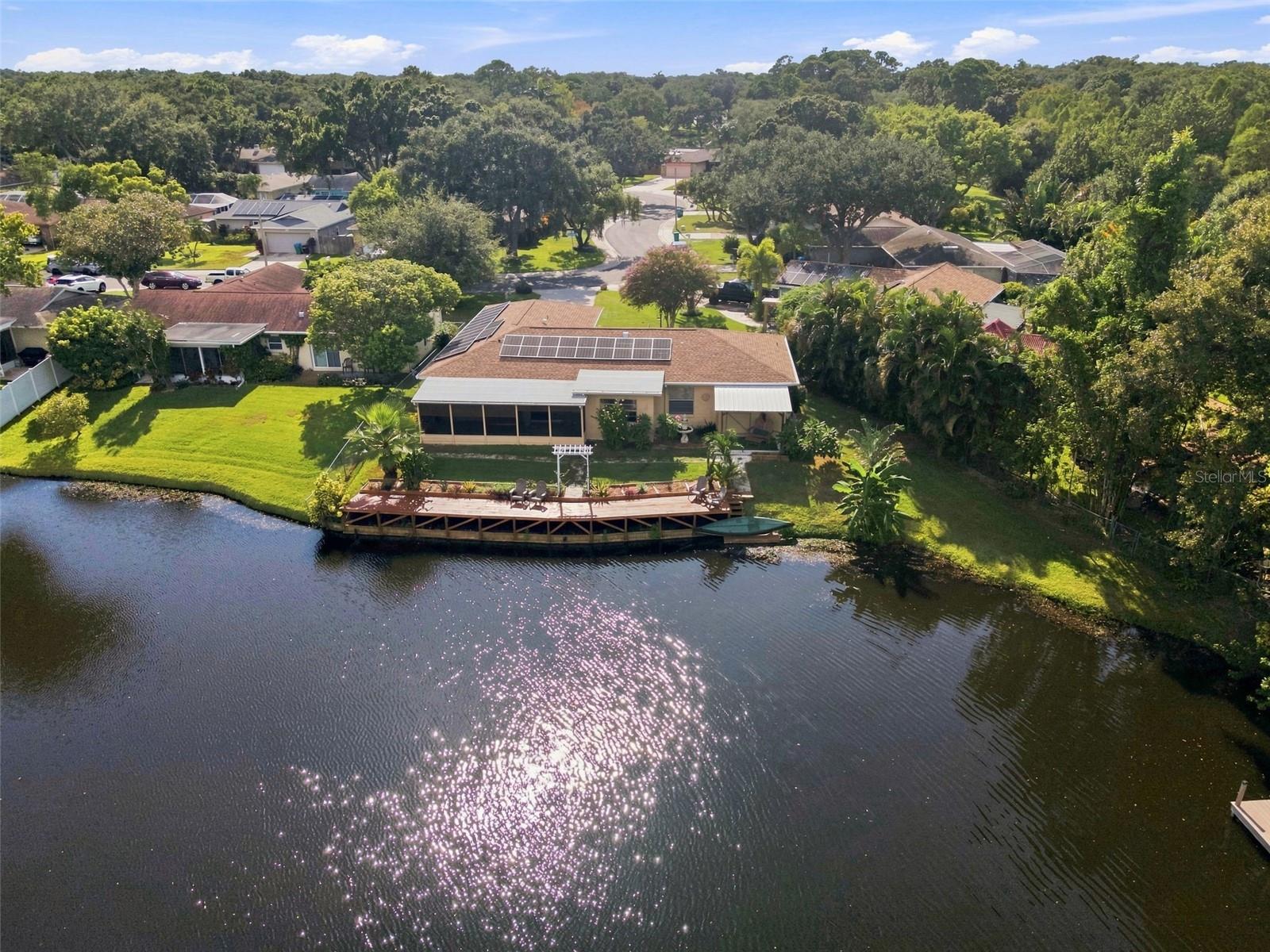 Single Family Residence in SEMINOLE, FL - Daniel Dourado