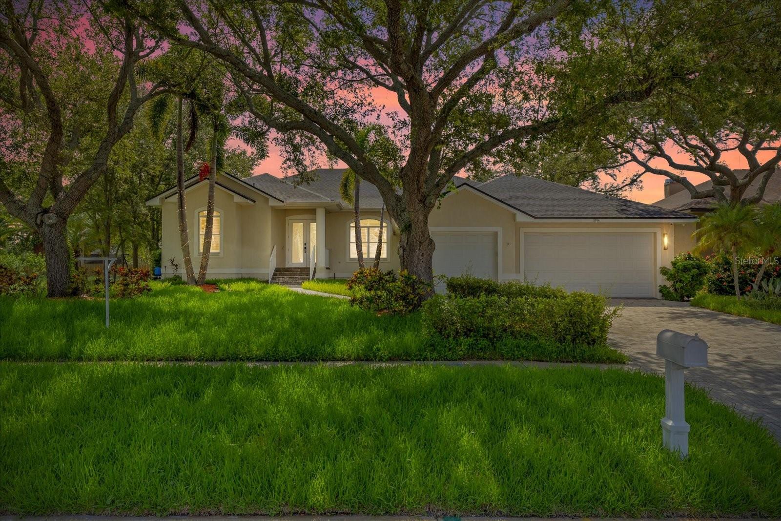 Single Family Residence em GULFPORT, FL - Daniel Dourado