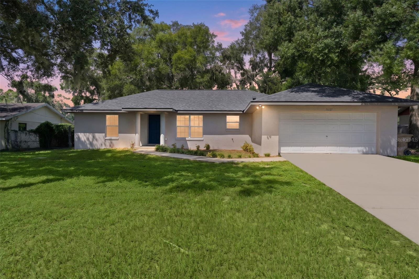 Single Family Residence in FRUITLAND PARK, FL - Daniel Dourado