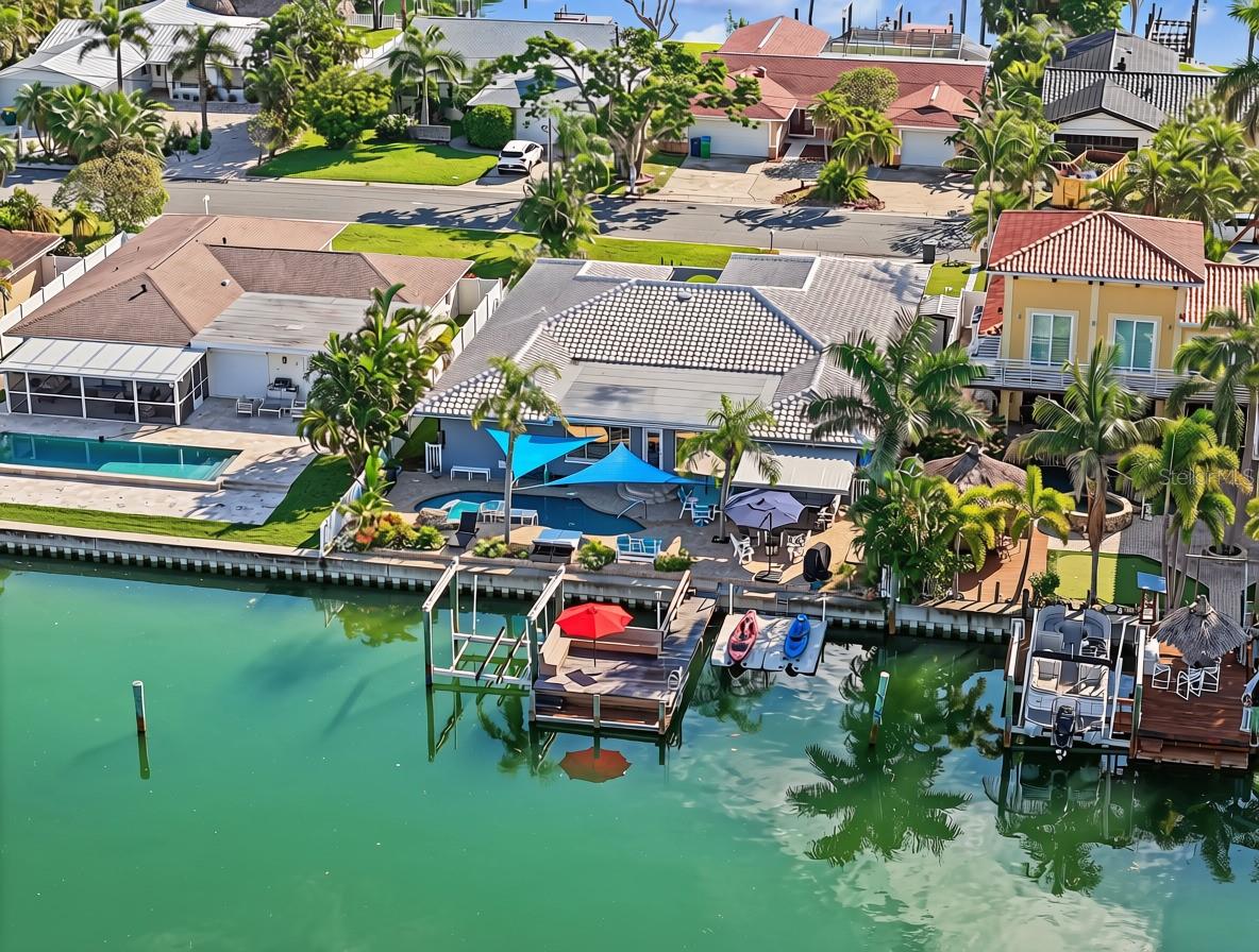 Single Family Residence in TREASURE ISLAND, FL - Daniel Dourado
