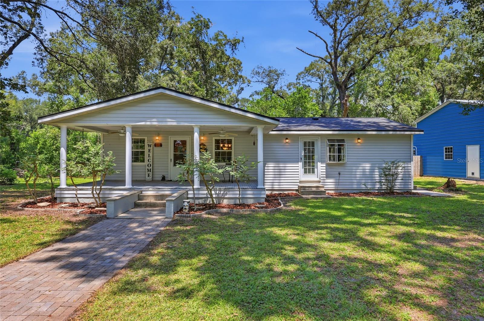 Single Family Residence in ALACHUA, FL - Daniel Dourado