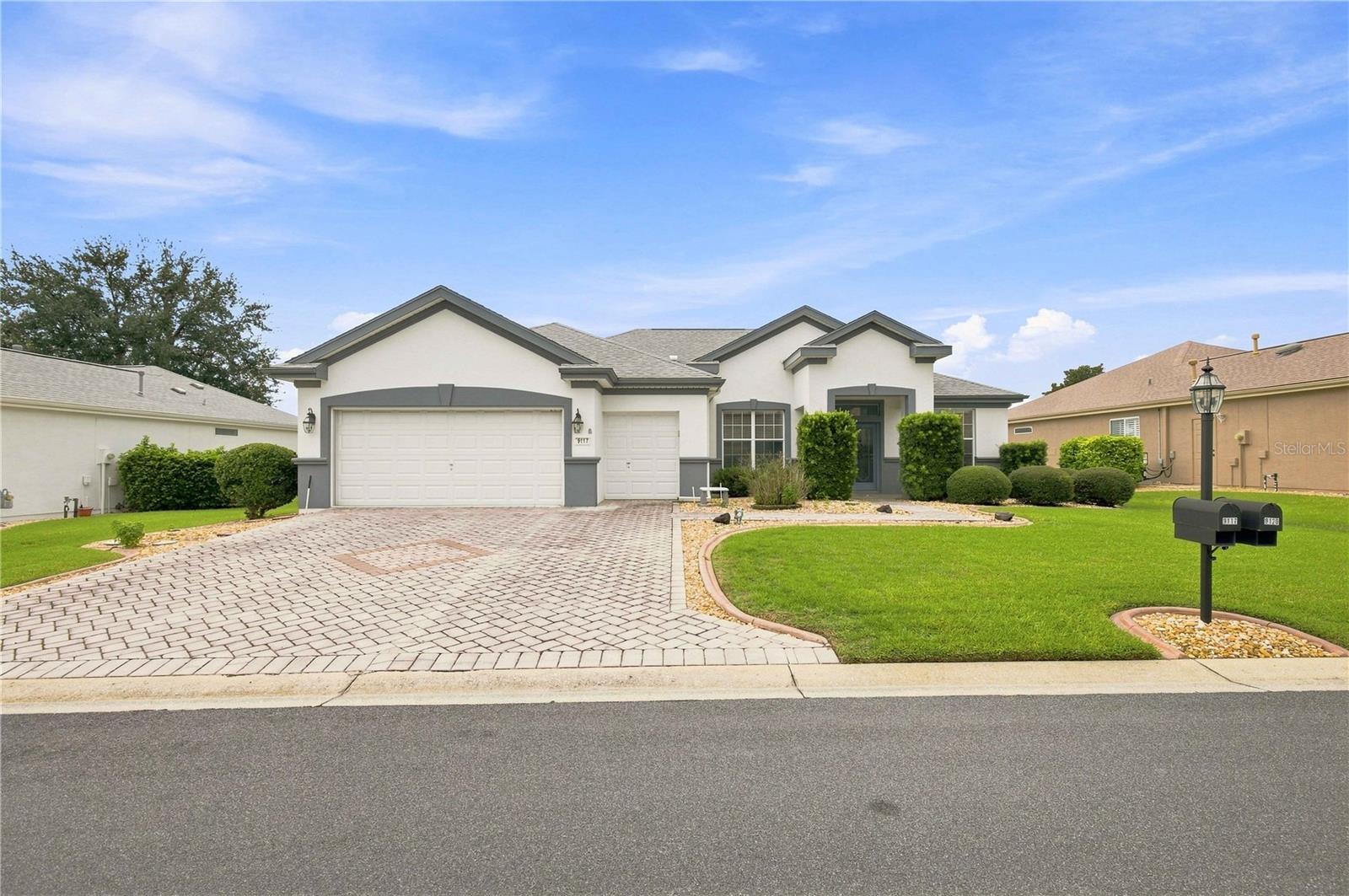 Single Family Residence em SUMMERFIELD, FL - Daniel Dourado