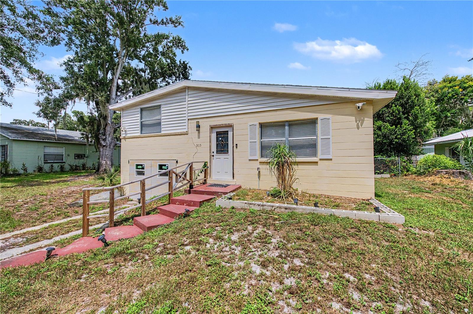 Single Family Residence in AUBURNDALE, FL - Daniel Dourado