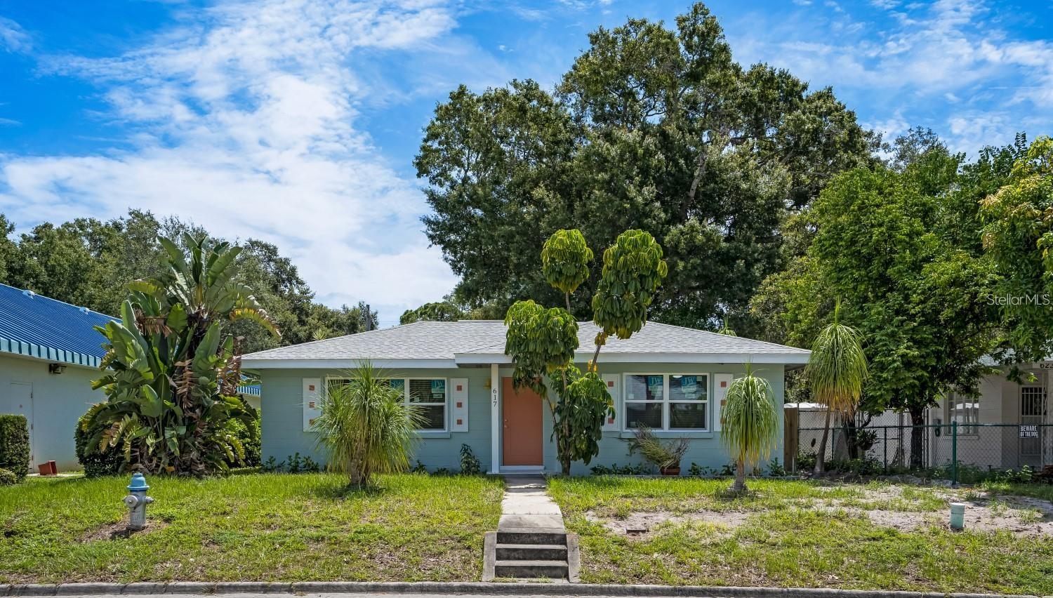 Single Family Residence in BRADENTON, FL - Daniel Dourado