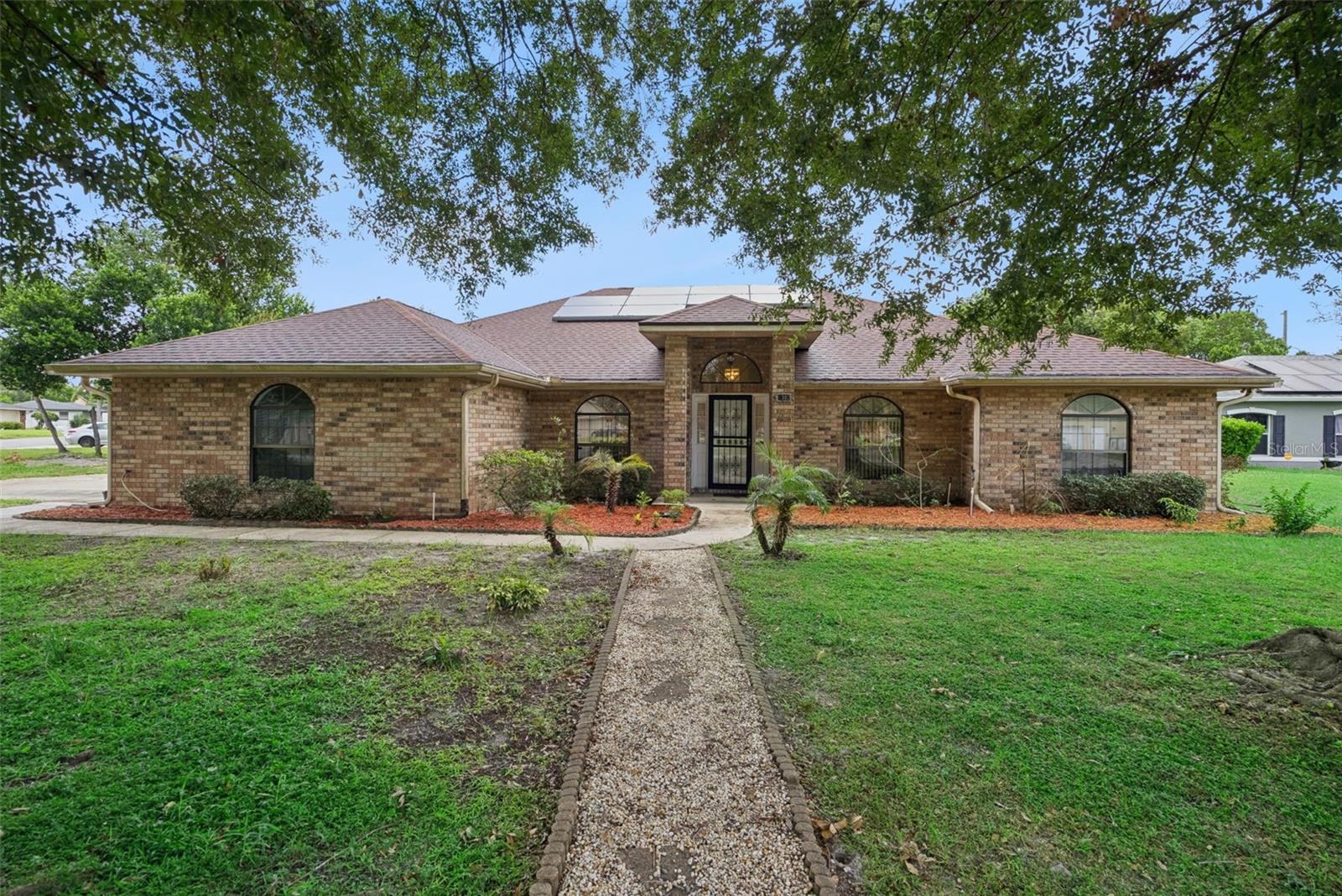 Single Family Residence in DELTONA, FL - Daniel Dourado