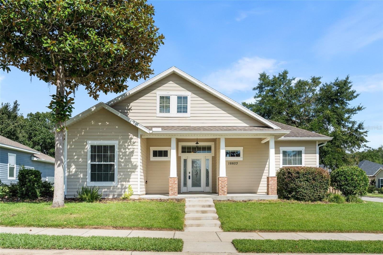Single Family Residence in ALACHUA, FL - Daniel Dourado