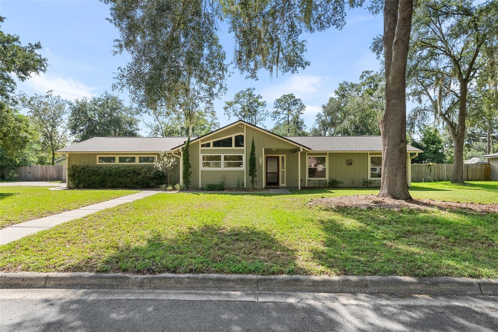 Single Family Residence em GAINESVILLE, FL - Daniel Dourado