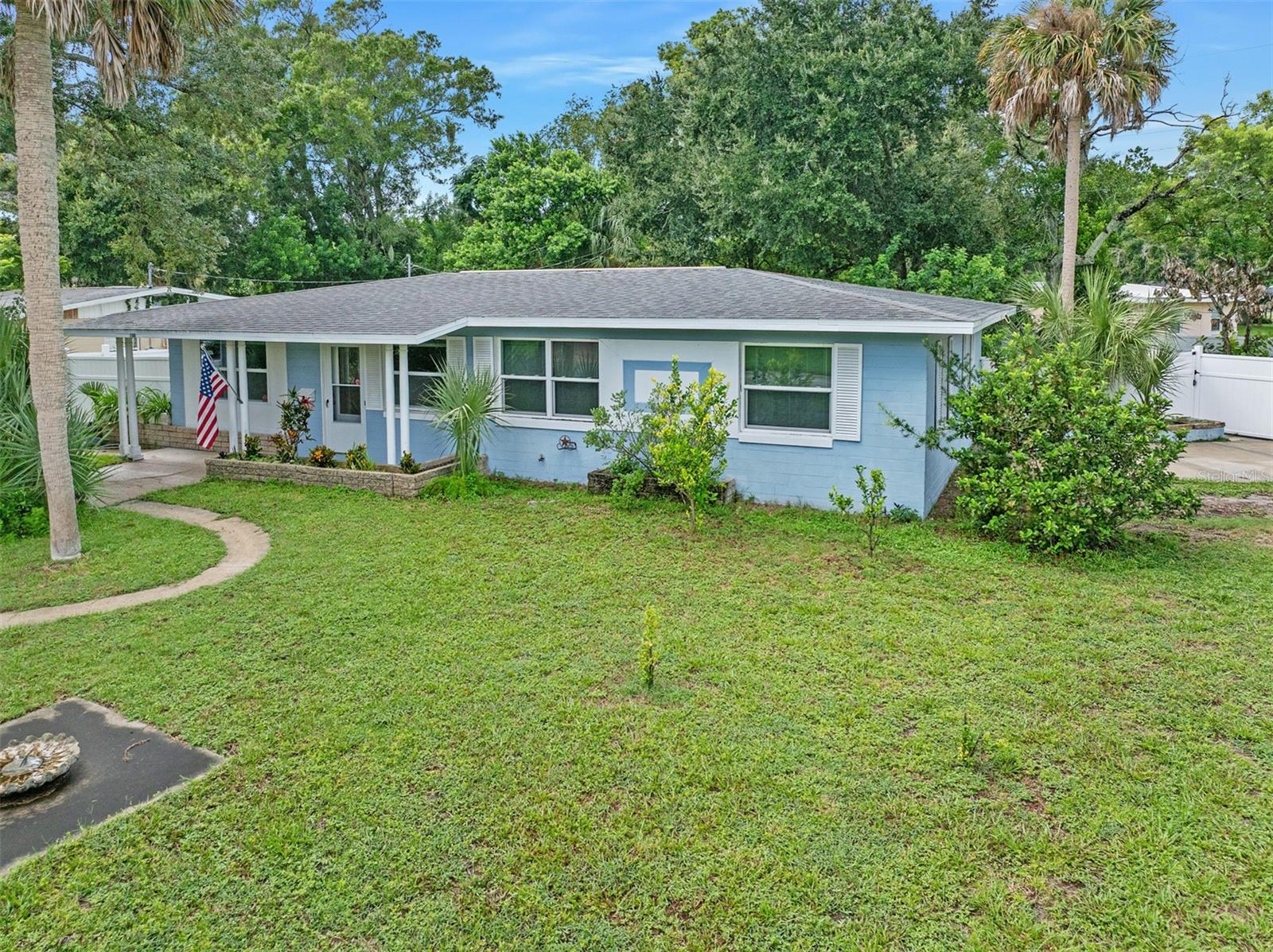 Single Family Residence in SOUTH DAYTONA, FL - Daniel Dourado