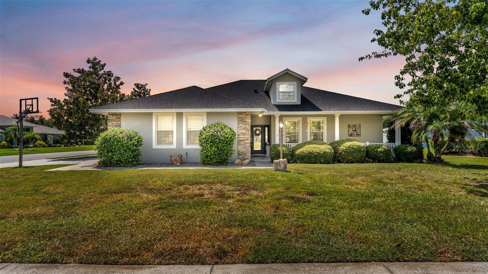 Single Family Residence in AUBURNDALE, FL - Daniel Dourado
