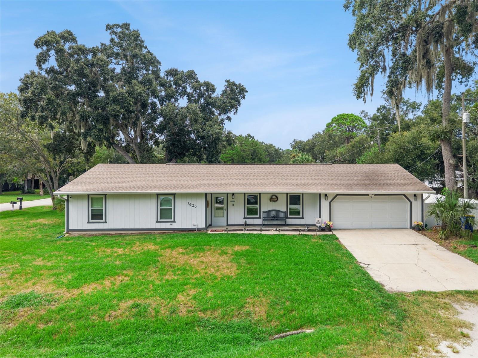 Single Family Residence em EDGEWATER, FL - Daniel Dourado