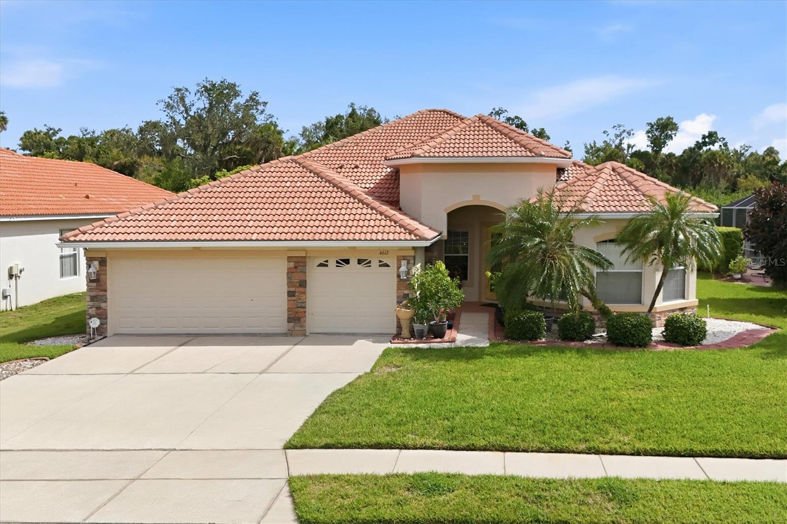 Single Family Residence in BRADENTON, FL - Daniel Dourado